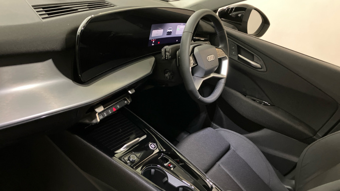 Audi Q3 1.5 TFSI Sport 5dr S Tronic Petrol Estate - Image 2